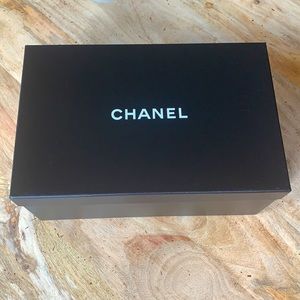 CHANEL gift/shoebox w/Camila flower, ribbon & silk paper